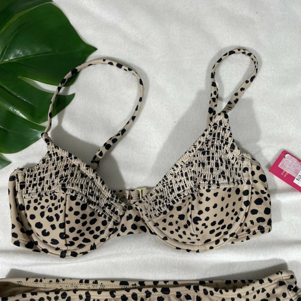 NWT Xhilaration [ XS ] Smocked‎ Underwire Bikini Top + [ S ] Hipster Bottom
